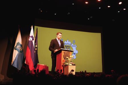 AMD Kamnik 80 let_11